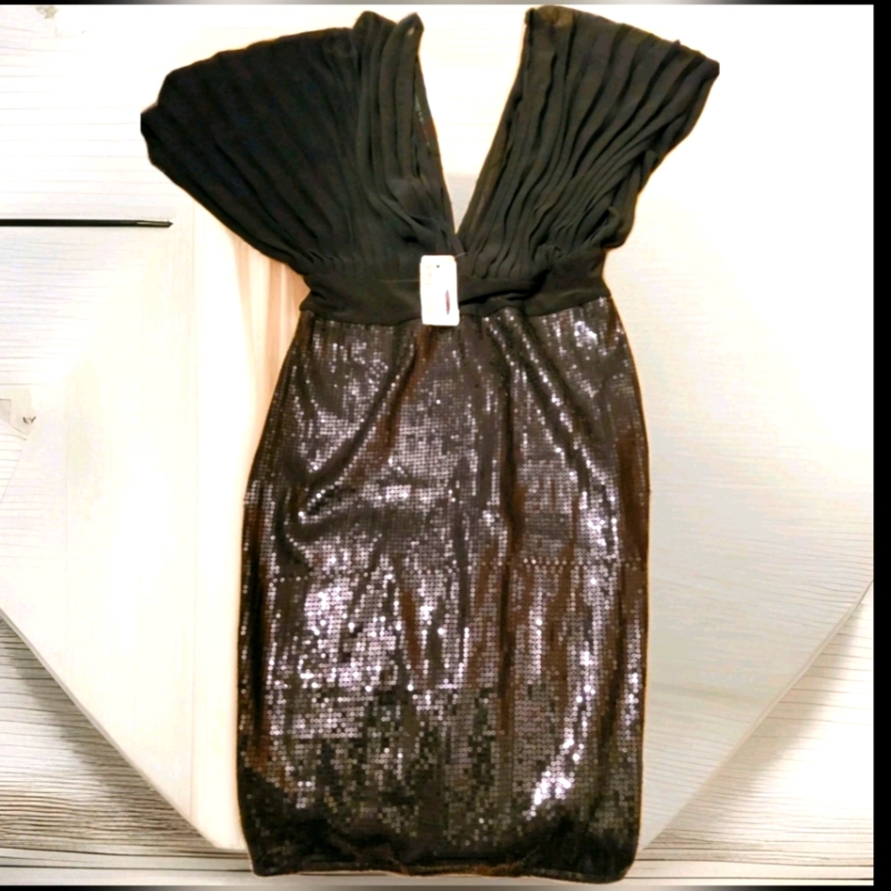 🔥Janice Black Sequin Dress with Pleated Sleeves ( Size S)🔥 - Picture 2 of 8